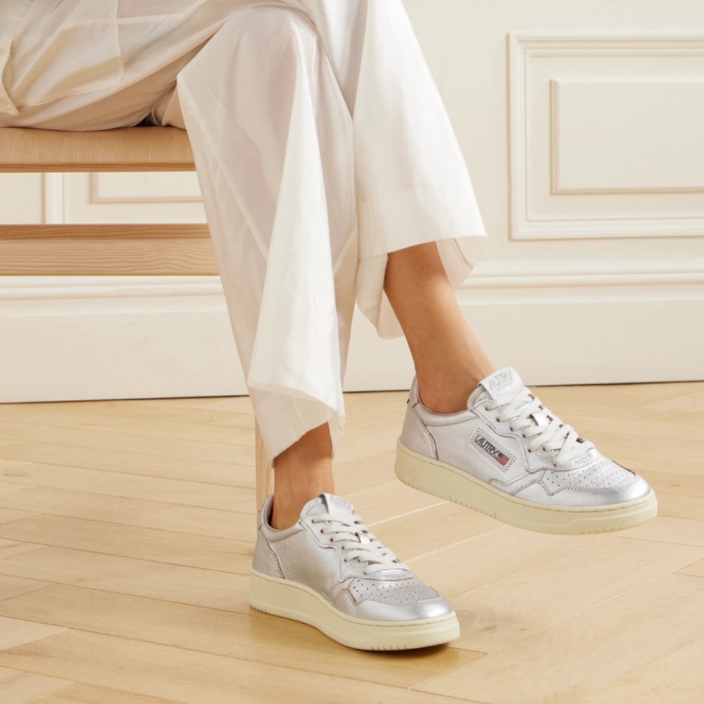 Autry Medalist Leather Low Top Sneakers